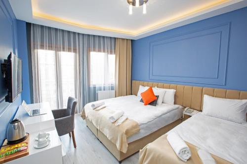 Triple Room with Balcony