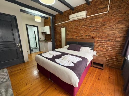 Studio with Balcony