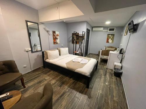 Economy Triple Room