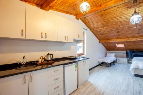 Suite with Terrace, with Kitchenette
