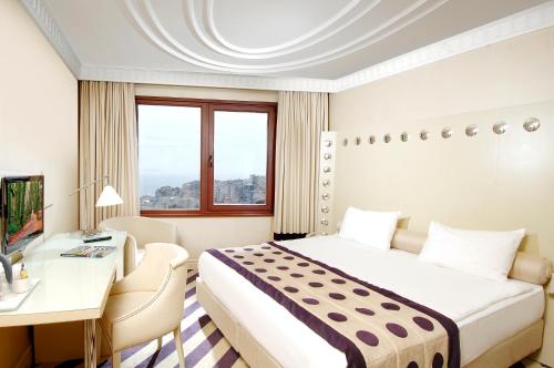 Double or Twin Room - Sea View