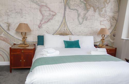Double Room with Shared Bathroom