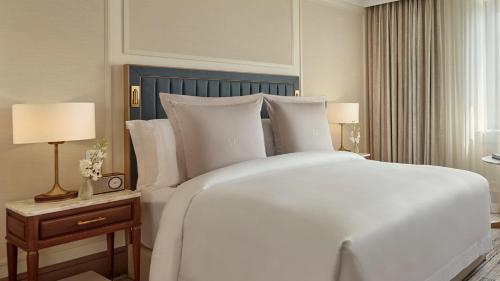 Standard  Room with exclusive access to Cadogan private gardens