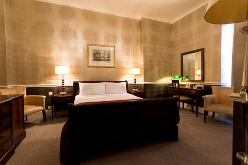Crown Deluxe Room