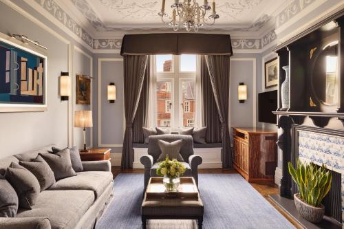 Carlos Suite