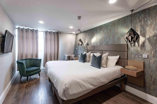 Deluxe Double Room with Extra Bed