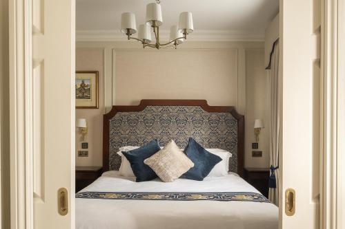 Superior One Bedroom Suite