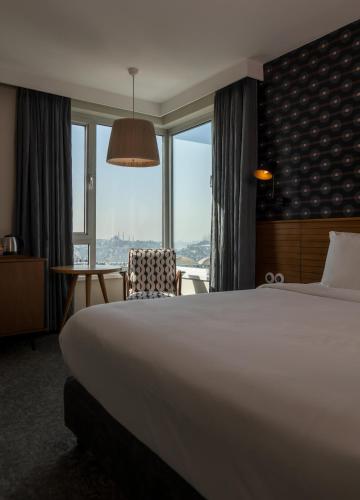 Club Pera - Deniz Manzaralı