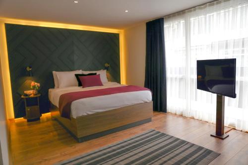 Deluxe Family Room