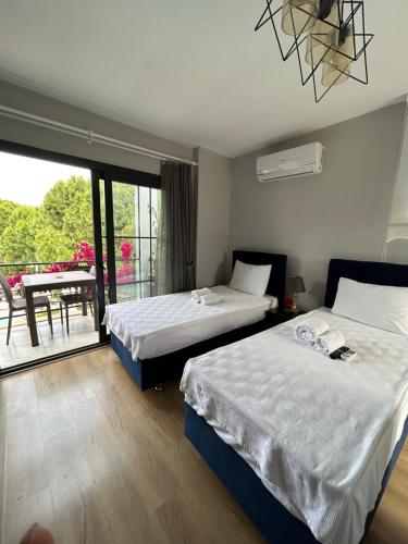 Twin Room with Balcony
