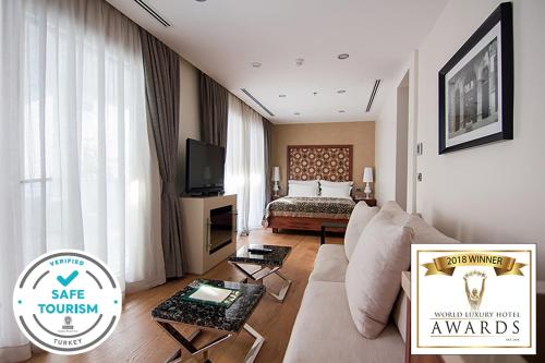 Deluxe Double Room with Terrace