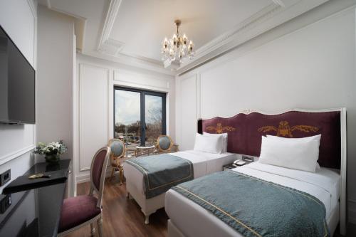 Deluxe Double Room with City View