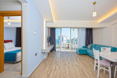 Deluxe Family Suite