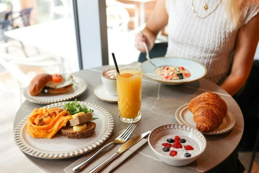 Sky Garden Kahvaltılı Giriş: Larch Restoran’da Kahvaltı ve Bir Saat Manzara – fotoğraf 1
