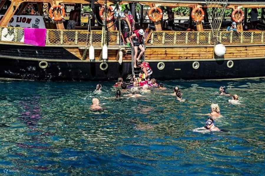 Ölüdeniz’den Öğle Yemeği ve Yüzme Molalarıyla Korsan Temalı Tekne Turu – fotoğraf 5