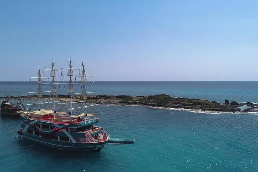 Full Day All Inclusive Boat Ride and Foam Party – photo 4