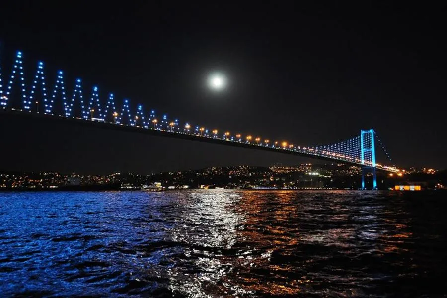 Türk Gecesi Boğaz Turu: Otelden Alma, Akşam Yemeği ve Gösteri – fotoğraf 4