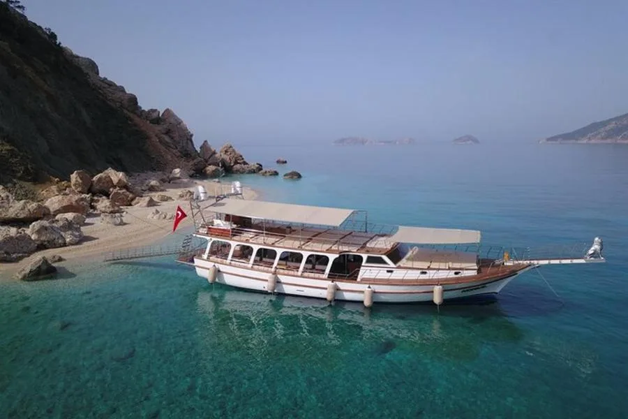 Öğle Yemekli Suluada Turu: Antalya veya Kemer Çıkışlı Ada Tekne Gezisi – fotoğraf 3