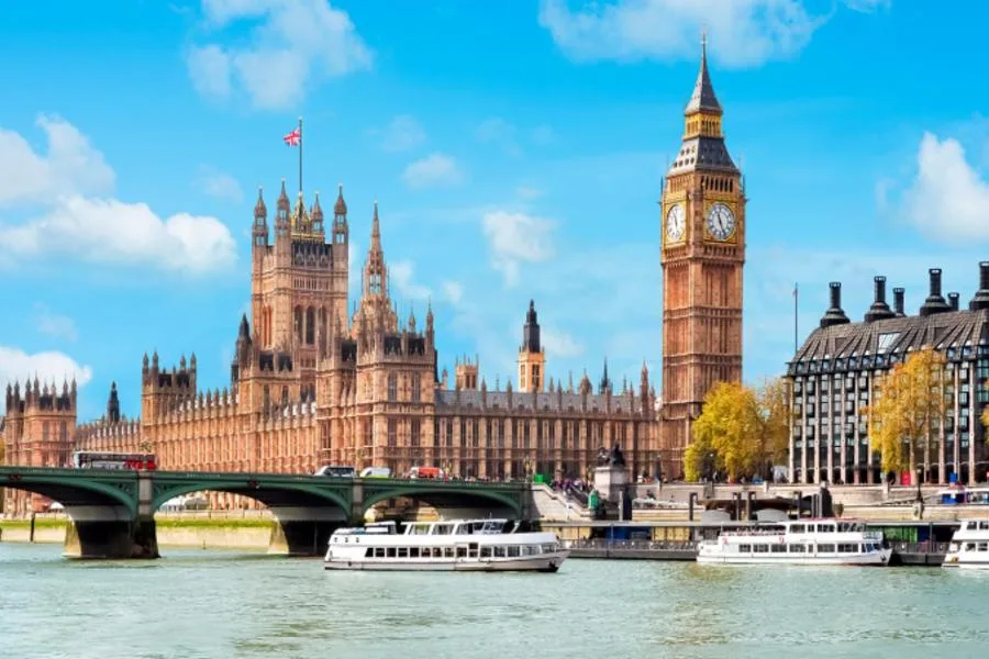 Thames Nehri Gezisi Westminster’dan Greenwich’e: Açık Güverte ve Canlı Anlatım