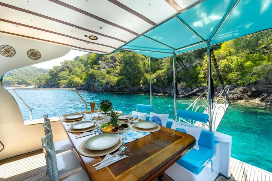 VIP Sunset Sail with Dinner – photo 2
