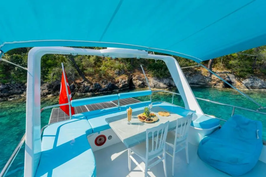 VIP Sunset Sail with Dinner – photo 4