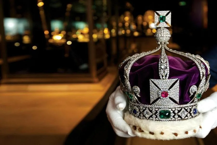 Tower of London and Crown Jewels Tour with a Beefeater Talk – photo 2