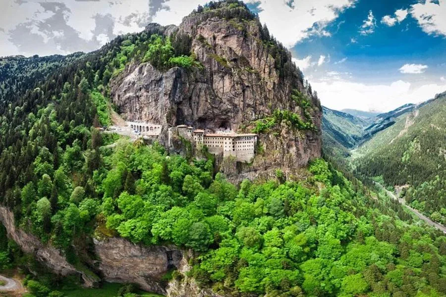 Trabzon Sümela Manastırı ve Hamsiköy Günübirlik Turu – fotoğraf 1