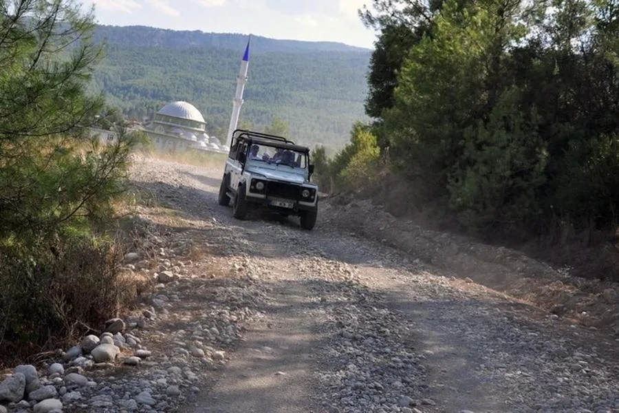 Kemer Jeep Safari: Toros Dağları, Şelalede Yüzme ve Nehir Kenarında Öğle Yemeği – fotoğraf 4