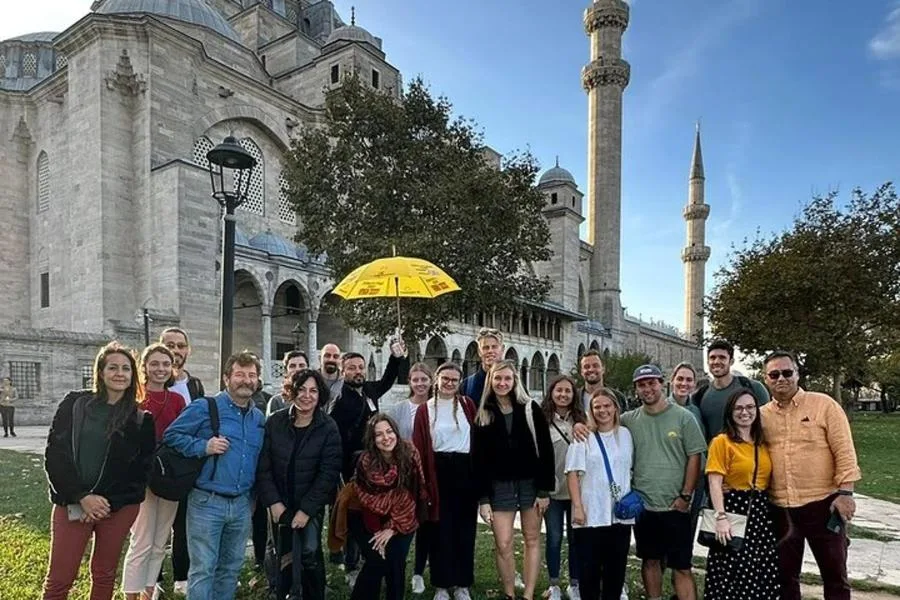 Tarihi Yarımada Yürüyüş Turu: Resmi Rehberle 2,5 Saatlik Oryantasyon