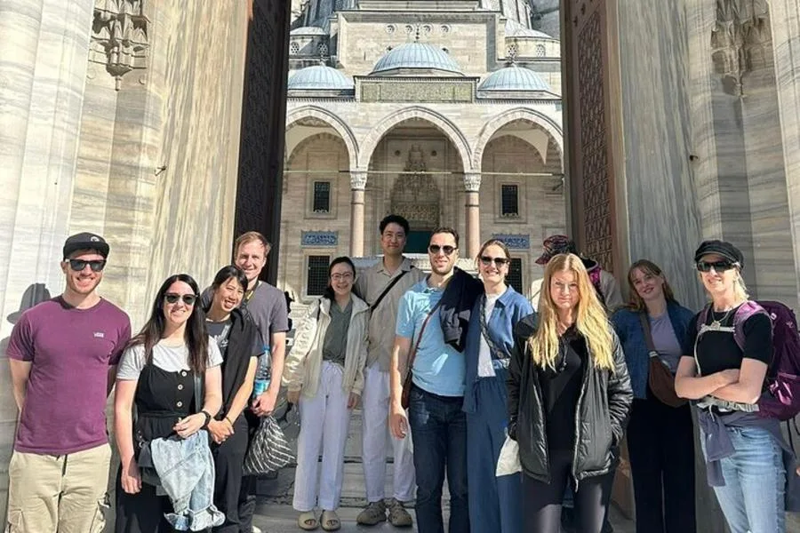 Tarihi Yarımada Yürüyüş Turu: Resmi Rehberle 2,5 Saatlik Oryantasyon