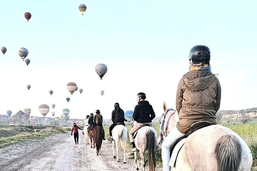 جولة ركوب الخيل في وديان كابادوكيا – الصورة 5