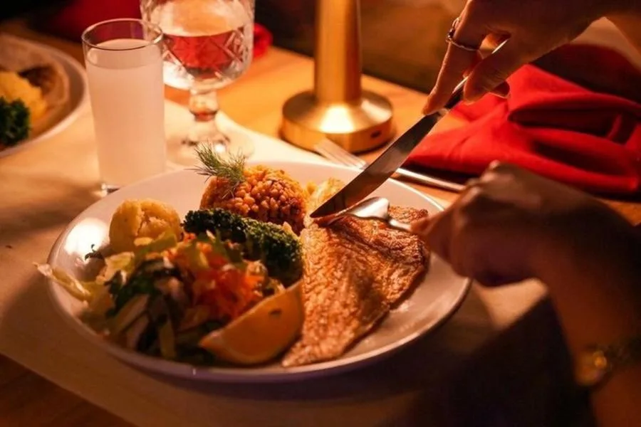 Bosphorus Dinner Cruise with Private Table and Turkish Night Show – photo 2