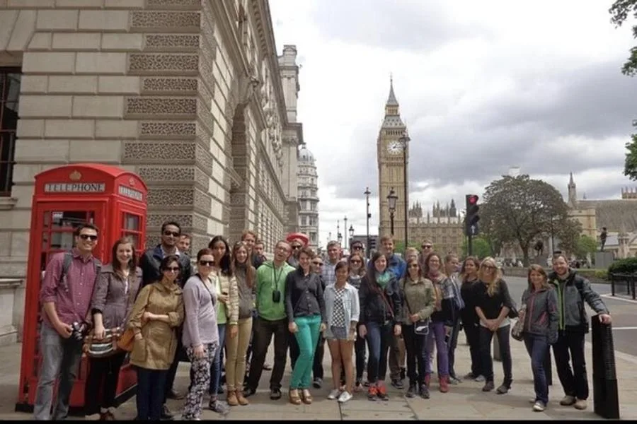 Muhafız Değişimi Turu: Buckingham Sarayı ve Kraliyet Westminster Yürüyüşü