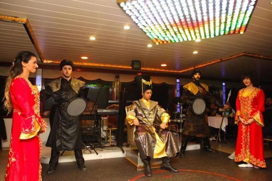 Dinner Cruise with Turkish Night Show: 2.5 Hours on the Bosphorus – photo 3