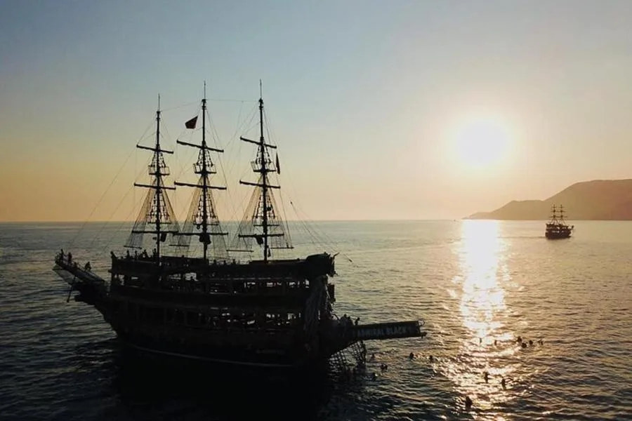 Ücretsiz Alkolsüz İçeceklerle Alanya Gün Batımı Tekne Turu