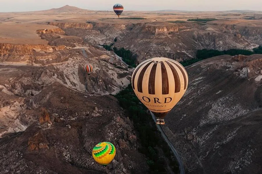 رحلة منطاد فوق وادي سوغانلي مع 16 راكبًا كحد أقصى – الصورة 4