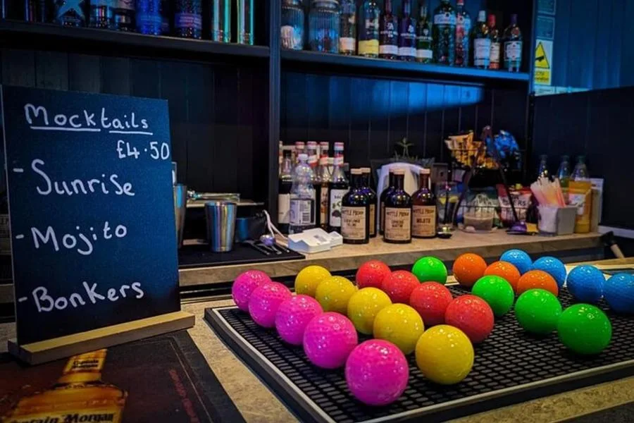 Indoor Illuminated 9 Hole Golf in Matlock Bath Peak District – photo 2