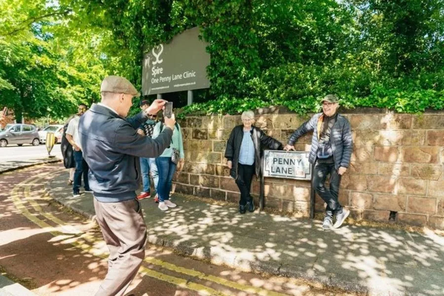 City and Beatles Tour on the Blue Route – photo 3