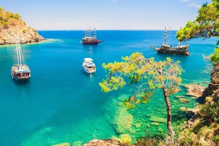 Kemer Boat Trip on the Mega Star: Phaselis, Paradise and Cleopatra Bays – photo 5