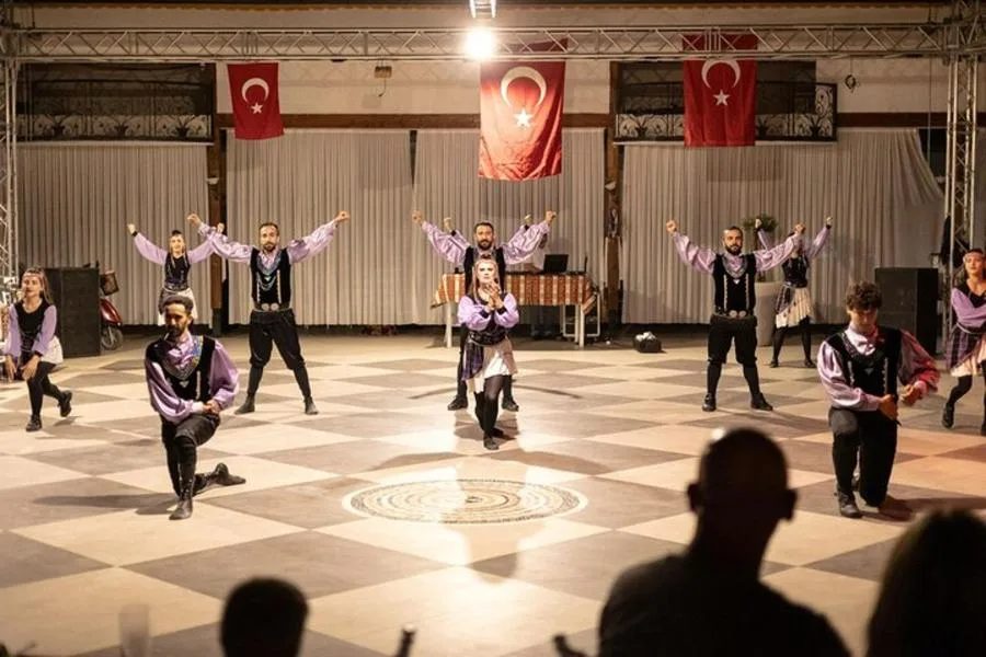Akşam Yemeği, Halk Dansı ve Gidiş-Dönüş Transferi Dahil Türk Gecesi Gösterisi – fotoğraf 3