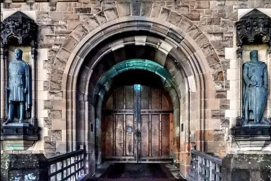 Edinburgh Castle Guided Tour Tickets Included – photo 3