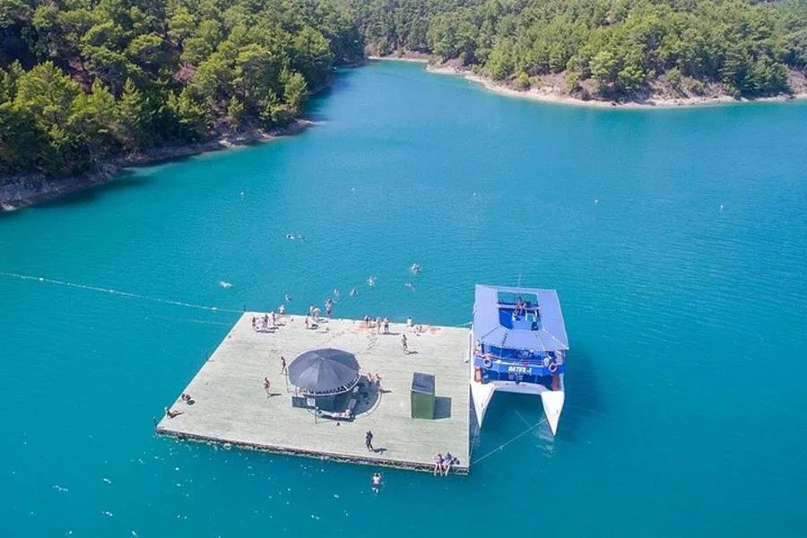 Cabrio Otobüsü ile Mix Turu ve 1 Saatlik Tekne Turu – fotoğraf 5