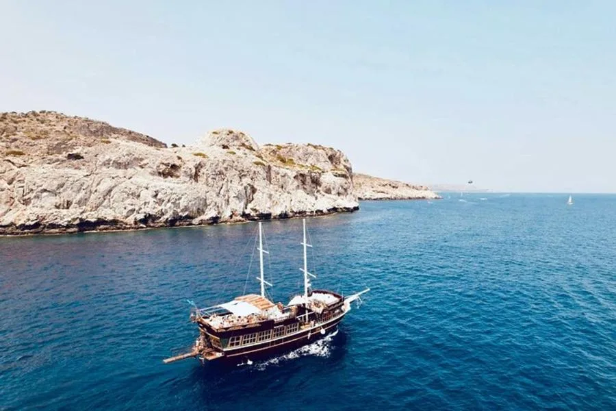 Sun & Sea 6 Hour All Inclusive Swimming Cruise with Greek BBQ & Unlimited Drinks – photo 4