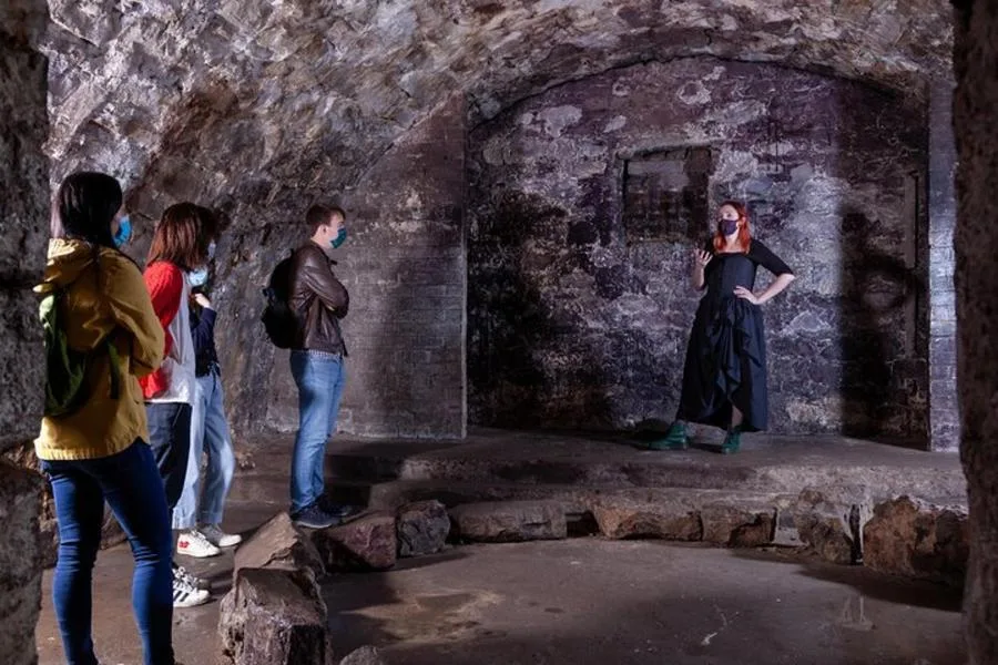 Underground Vaults Walking Tour in Edinburgh Old Town – photo 4