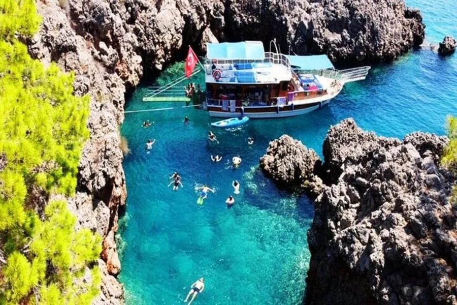 Porto Ceneviz Tekne Turu: Kemer’den Çamur Banyolu Deniz Günü – fotoğraf 1