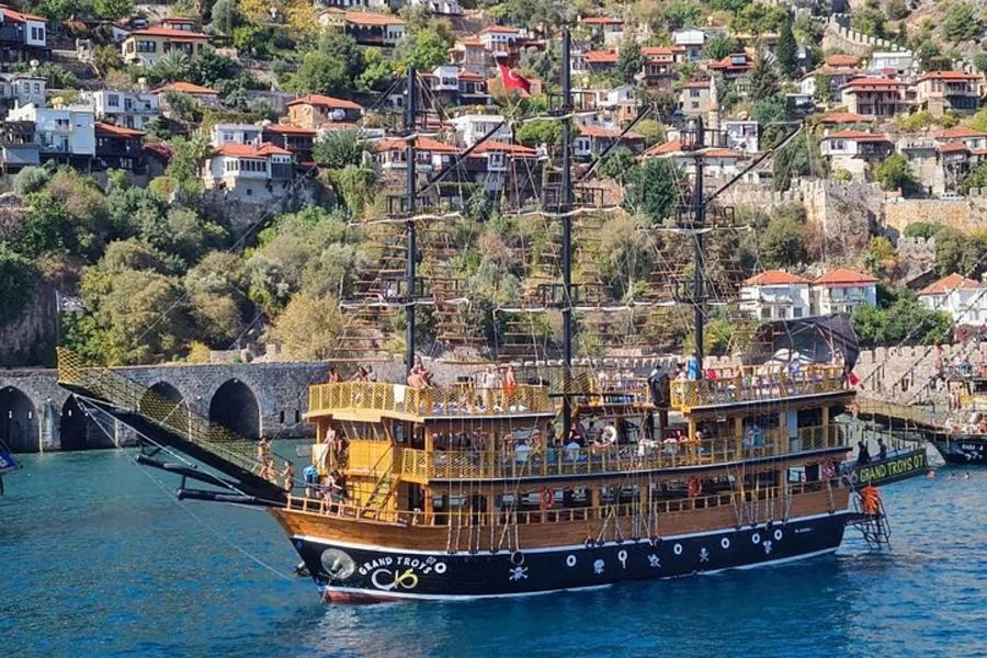 Alanya’da Her Şey Dahil Korsan Tekne Turu – fotoğraf 3