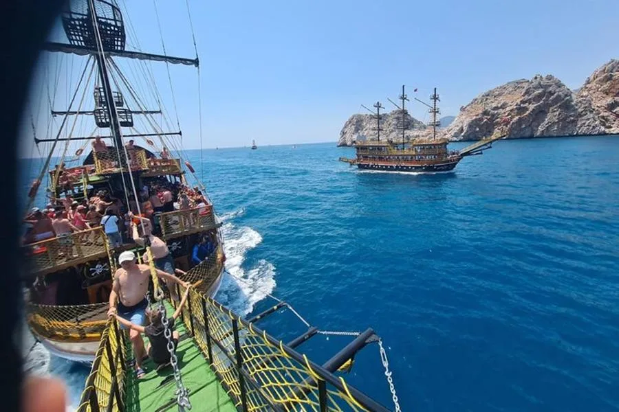 Alanya’da Her Şey Dahil Korsan Tekne Turu – fotoğraf 4