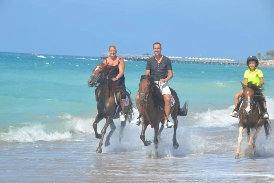 Manavgat Side Orman ve Sahilinde At Binme