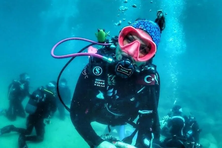 Alanya’da Öğle Yemeğiyle Tüplü Dalış Turu