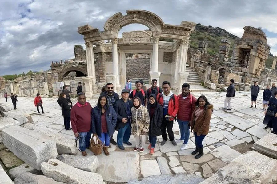 Ephesus Tour with Temple of Artemis and Sirince Village From Izmir – الصورة 5